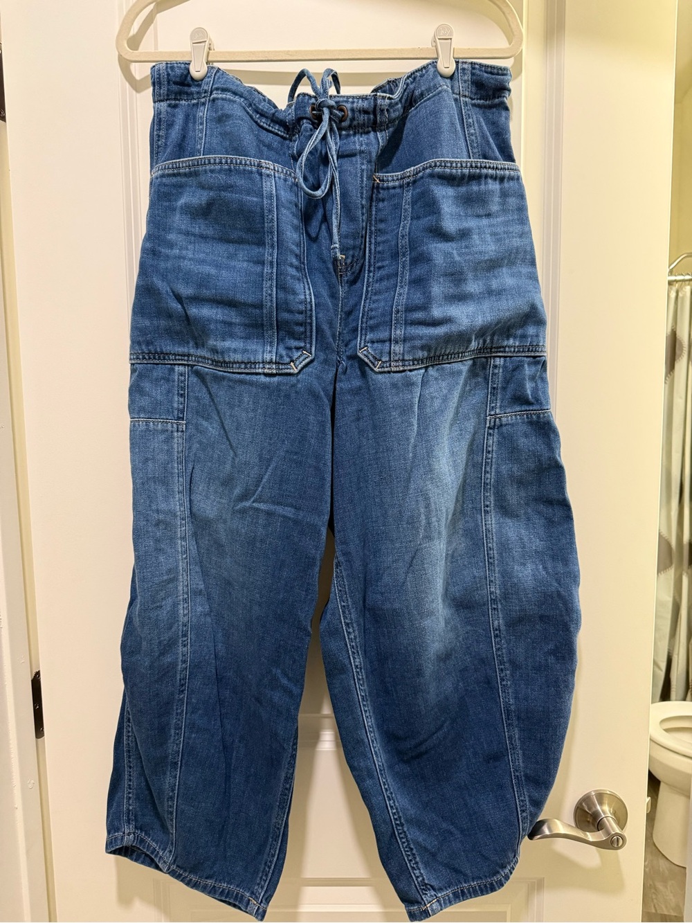 We the Free Silverton Pull-On Barrel Jeans
Earth Angel
